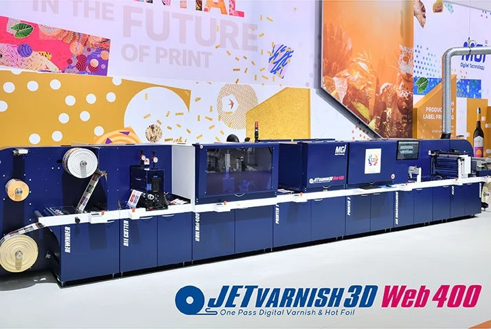 新機登場｜卷對卷數位燙金上光機是什麼?JETvarnish 3D Web 400應用解析