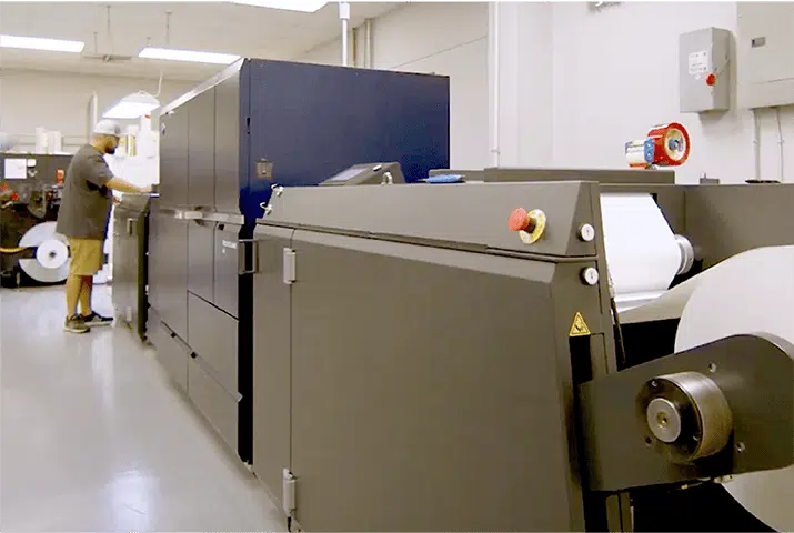 【顧客實例】美商Holly Tag & Label選購AccurioLabel 400 數位標籤印刷機